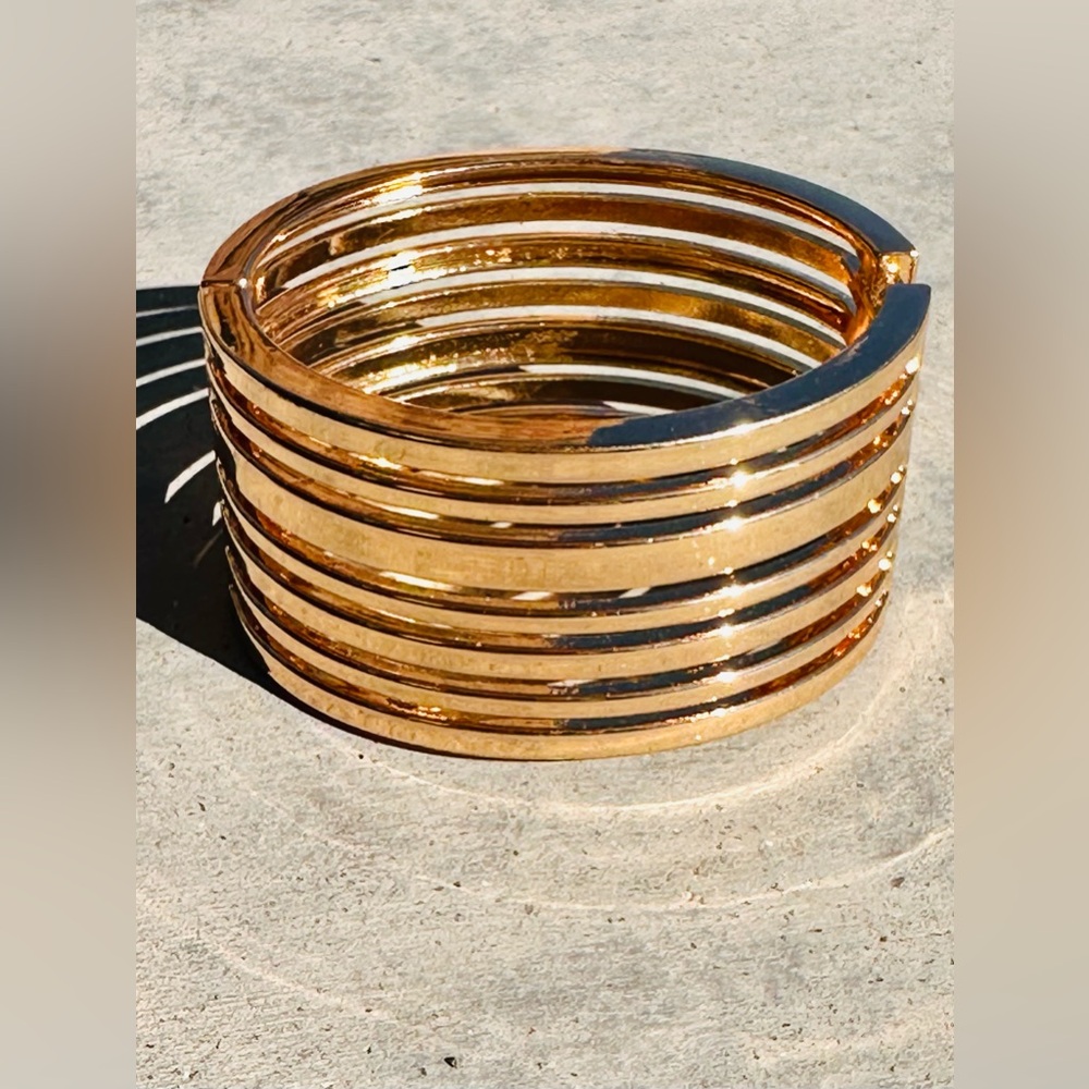 Express Gold Cuff Bracelet - Picture 6 of 8